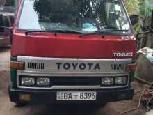 Toyota TOYOACE 2000 Lorry