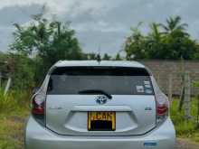 https://riyasewana.com/uploads/toyota-toyota-aqua-141528564172.jpg