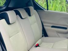 https://riyasewana.com/uploads/toyota-toyota-aqua-19818246065.jpg