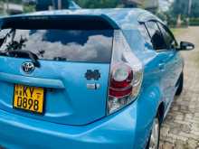 https://riyasewana.com/uploads/toyota-toyota-aqua-2012-212212012383.jpg