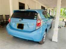 https://riyasewana.com/uploads/toyota-toyota-aqua-2013-29570312092.jpg