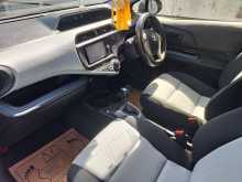 https://riyasewana.com/uploads/toyota-toyota-aqua-51147174673.jpg