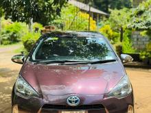 Toyota AQUA S GRADE 2014 Car