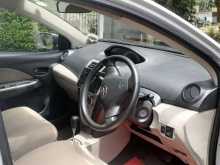 https://riyasewana.com/uploads/toyota-toyota-belta-11105444493.jpg