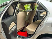 https://riyasewana.com/uploads/toyota-toyota-belta-23753376415.jpg