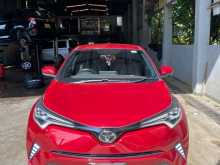 Toyota CHR NGX 50 2017 SUV