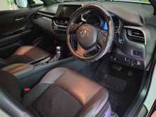 https://riyasewana.com/uploads/toyota-toyota-chr-2018-252551512394.jpg