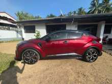 Toyota CHR NGX10 2018 SUV