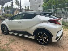 https://riyasewana.com/uploads/toyota-toyota-chr-29114417926.jpg