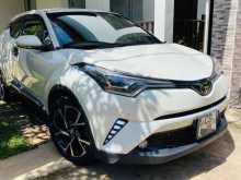 Toyota CHR NGX50 2017 SUV
