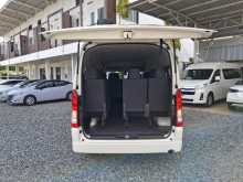https://riyasewana.com/uploads/toyota-toyota-commuter-2025-30374312352.jpg