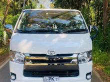 Toyota KDH 2018 SUV