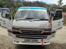 Toyota Dolphin 2003 Van