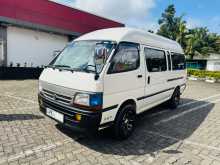 Toyota Dolphin High Roof 122 2003 Van