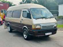 Toyota Dolphin LH129 1990 Van