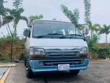 Toyota Dolphin 113 1993 Van