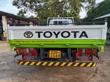 https://riyasewana.com/uploads/toyota-toyota-dyana-1992-2022431412802.jpg
