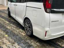 https://riyasewana.com/uploads/toyota-toyota-esquire-2015-2620105412302.jpg