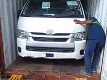 https://riyasewana.com/uploads/toyota-toyota-gdh-2024-1010295512844.jpg