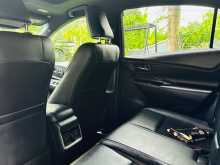 https://riyasewana.com/uploads/toyota-toyota-harrier-2017-2618365112054.jpg