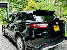https://riyasewana.com/uploads/toyota-toyota-harrier-2017-2618365112772.jpg