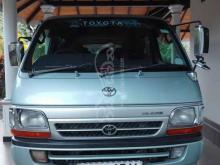 Toyota Hiace 2001 Van