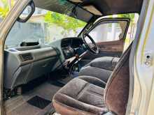 https://riyasewana.com/uploads/toyota-toyota-hiace-52144041004.jpg