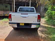 https://riyasewana.com/uploads/toyota-toyota-hiluk-2017-2615275112084.jpg