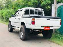 https://riyasewana.com/uploads/toyota-toyota-hilux-168271122273.jpg