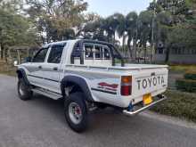 https://riyasewana.com/uploads/toyota-toyota-hilux-1990-98260912103.jpg