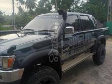 https://riyasewana.com/uploads/toyota-toyota-hilux-1994-282112451255396.jpg
