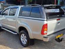 https://riyasewana.com/uploads/toyota-toyota-hilux-2006-119161112353.jpg