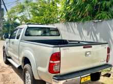 https://riyasewana.com/uploads/toyota-toyota-hilux-2009-916200512113.jpg