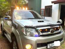 https://riyasewana.com/uploads/toyota-toyota-hilux-2010-318031812802.jpg