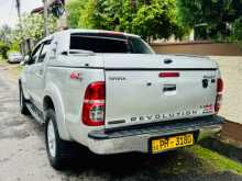 https://riyasewana.com/uploads/toyota-toyota-hilux-2011-126092112183.jpg