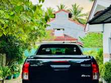 https://riyasewana.com/uploads/toyota-toyota-hilux-2019-2418575212054.jpg