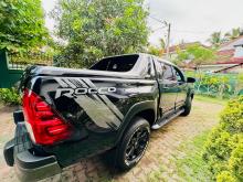 https://riyasewana.com/uploads/toyota-toyota-hilux-2418582017675.jpg