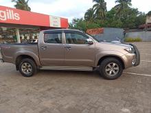 https://riyasewana.com/uploads/toyota-toyota-hilux-2519414417175.jpg
