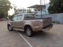 https://riyasewana.com/uploads/toyota-toyota-hilux-2519414517616.jpg