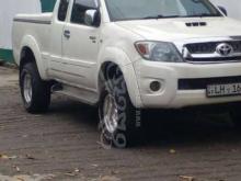 https://riyasewana.com/uploads/toyota-toyota-hilux-2810254337297.jpg