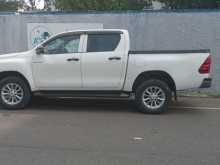 https://riyasewana.com/uploads/toyota-toyota-hilux-4202915766.jpg