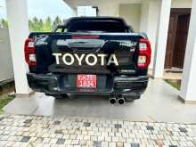 https://riyasewana.com/uploads/toyota-toyota-hilux-5151425283.jpg