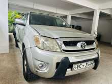 https://riyasewana.com/uploads/toyota-toyota-hilux-8650504582.jpg
