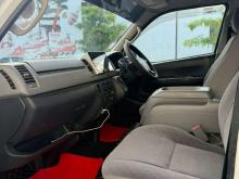 https://riyasewana.com/uploads/toyota-toyota-kdh-15851176116.jpg