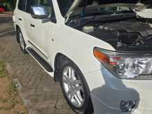 Toyota Land Cruiser Sahara V8 Anniversary 2010 SUV