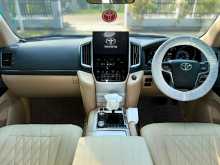 https://riyasewana.com/uploads/toyota-toyota-land-30190230105.jpg
