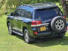 https://riyasewana.com/uploads/toyota-toyota-landcruiser-2011-717073812412.jpg