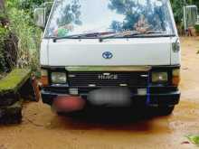 Toyota LH61 1984 Van