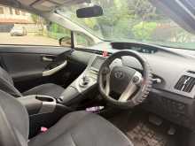 https://riyasewana.com/uploads/toyota-toyota-prius-2013-215395612914.jpg