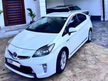 Toyota Prius 3rd Generation G Touring 2013 Car